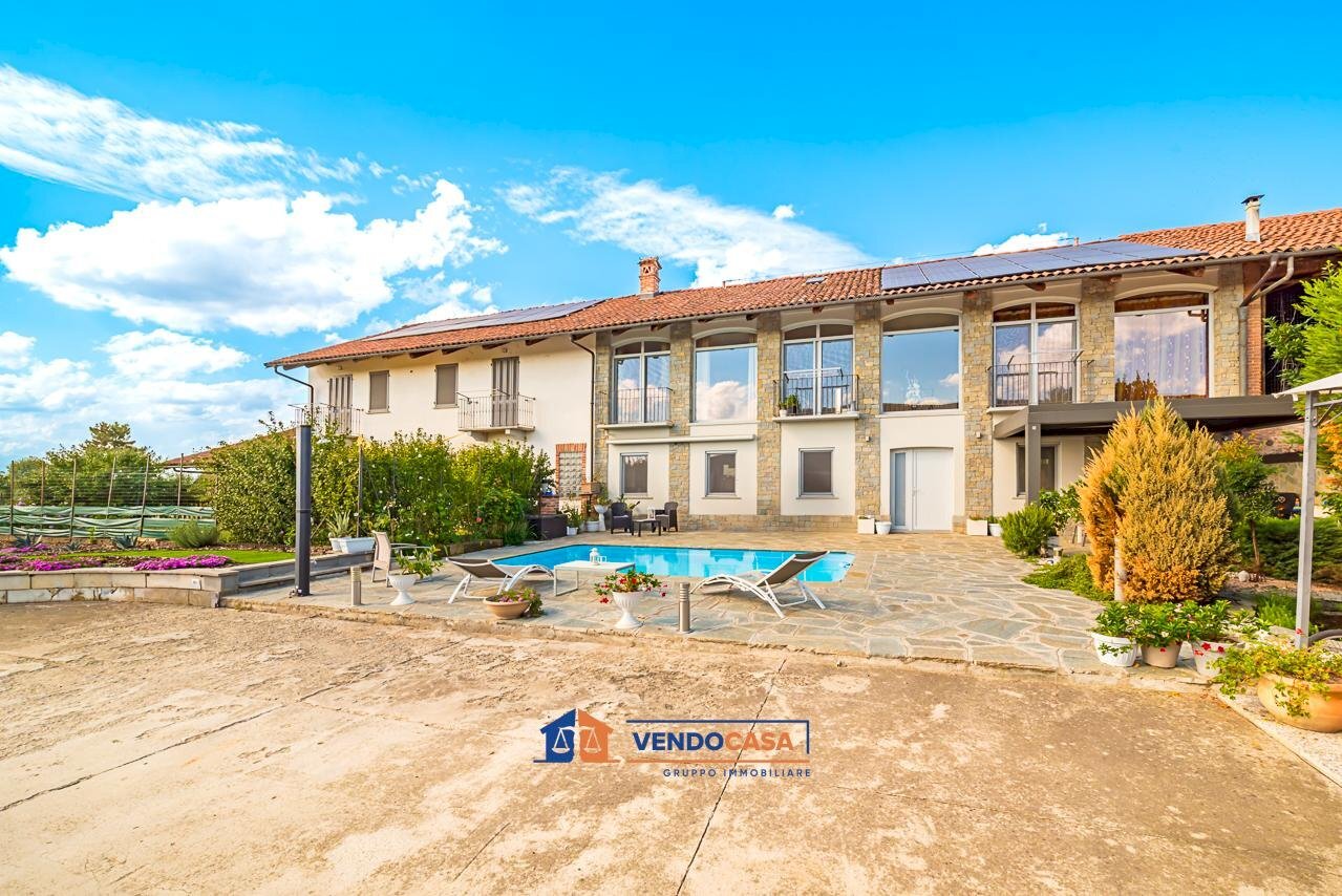 Independent house Carmagnola - photo 1