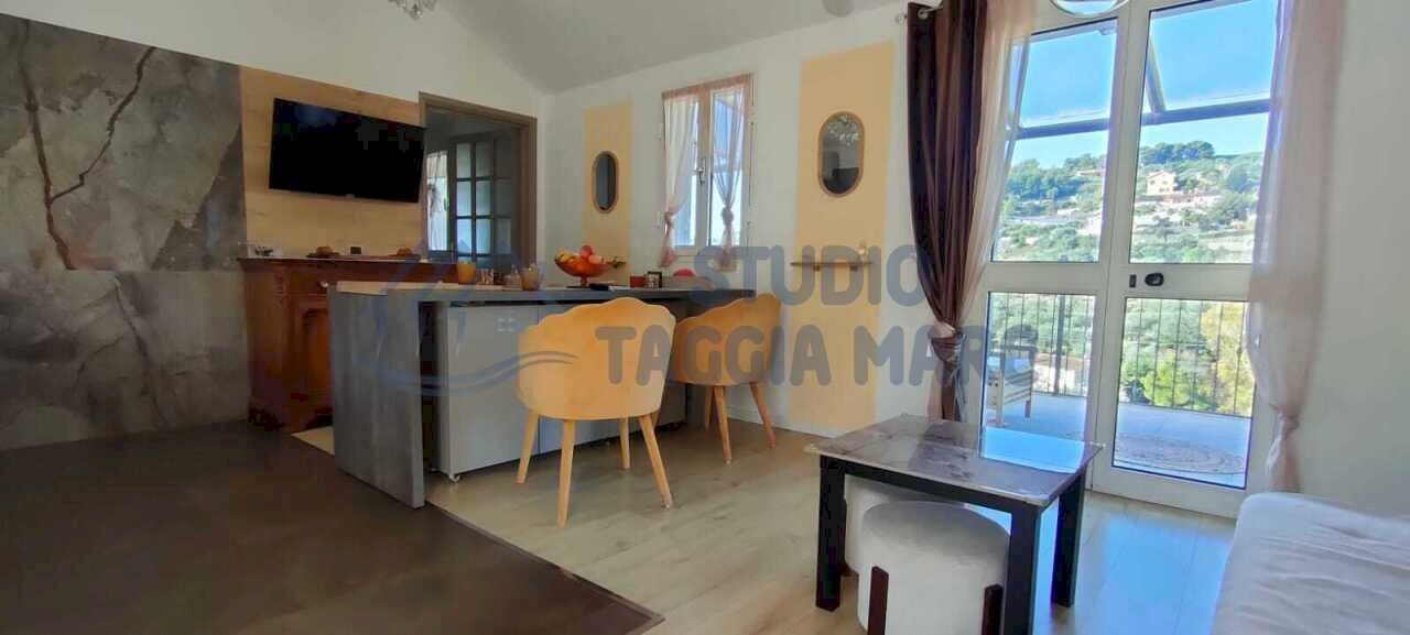 b5daa8f3-c5de-48ff-aef3-de08297643e7.jpg - Three-room apartment Strada Corsa, Imperia - photo 2