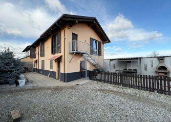 Semi-detached house Via Rosasco, Castelnovetto - photo 16