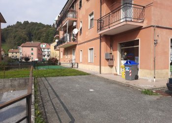 Shop Via San Pietro, Masone - photo 2