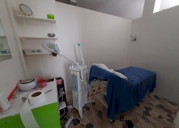 Shop Via San Pietro, Masone - photo 10