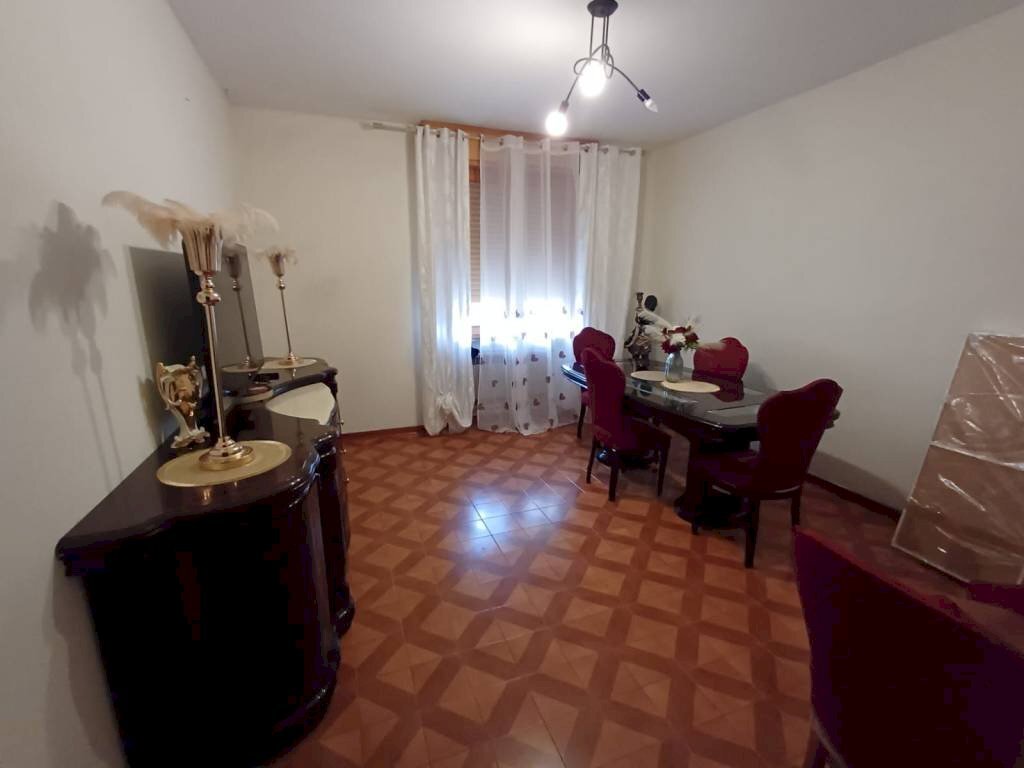 Studio - Villa a Schiera via Canzio Zoldi, Novi di Modena - foto 3