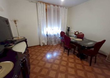 Salone - Villa a Schiera via Canzio Zoldi, Novi di Modena - foto 5