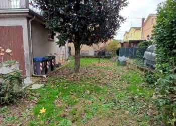 Giardino - Villa a Schiera via Canzio Zoldi, Novi di Modena - foto 23
