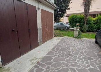 Box auto - Villa a Schiera via Canzio Zoldi, Novi di Modena - foto 25