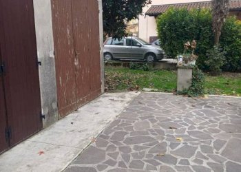 Box auto - Villa a Schiera via Canzio Zoldi, Novi di Modena - foto 27