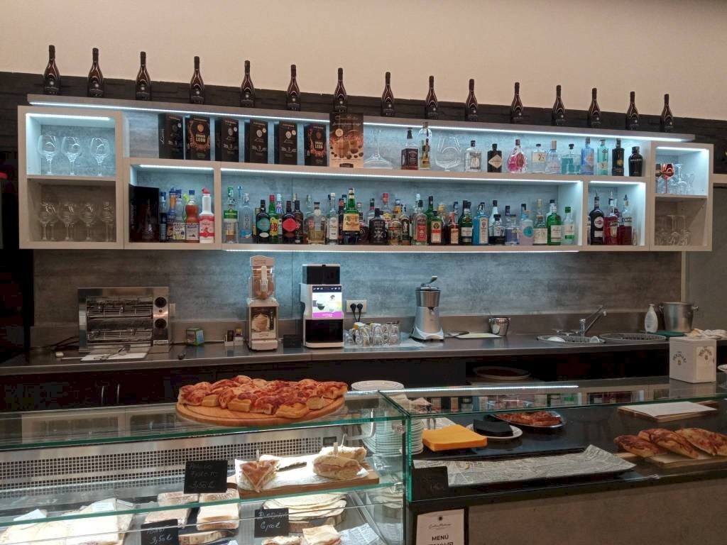 Interno non residenziale - Bar Tavola Calda - Fredda Tangenziale Bruno Losi, Carpi - foto 2