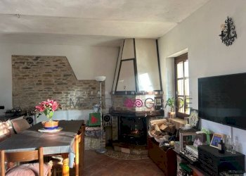 Salone - Rustic via Roma, 48, Trezzo Tinella - photo 11