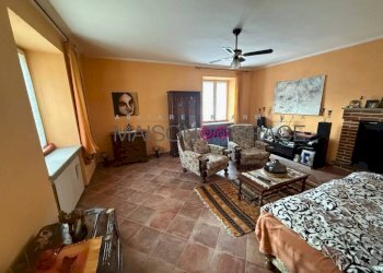 Salone - Rustic via Roma, 48, Trezzo Tinella - photo 16