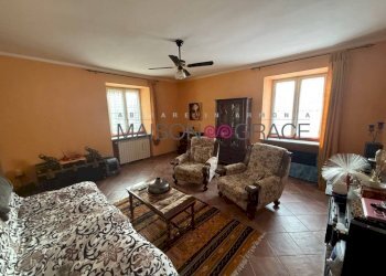 Salone - Rustic via Roma, 48, Trezzo Tinella - photo 17