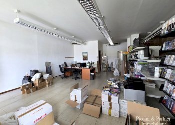07.jpg - Locale Commerciale Via del Conservificio, Bastia Umbra - foto 7