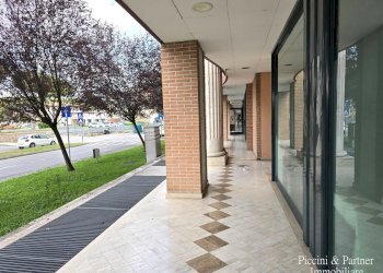 14.jpg - Locale Commerciale Via del Conservificio, Bastia Umbra - foto 14