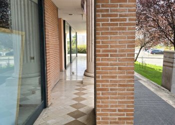 15.jpg - Locale Commerciale Via del Conservificio, Bastia Umbra - foto 15