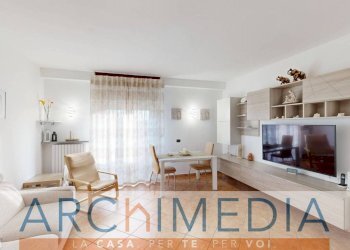 Foto 1 - Trilocale Piazza Fratelli Rosselli, Malnate - foto 1