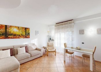 Foto 3 - Trilocale Piazza Fratelli Rosselli, Malnate - foto 3