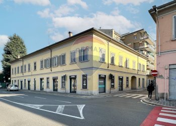 Edificio all\'aperto - Bilocale Via Umberto I
 
94, Seregno - foto 1