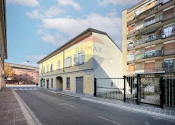 Edificio all\'aperto - Bilocale Via Umberto I
 
94, Seregno - foto 2