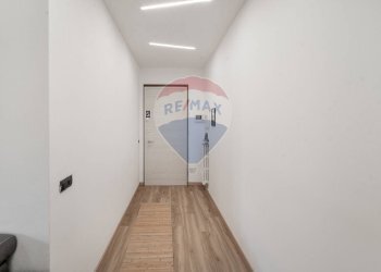 Hall / corridoio - Three-room apartment Via Isonzo
 
2, Vimercate - photo 4