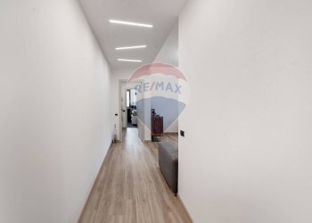 Hall / corridoio - Three-room apartment Via Isonzo
 
2, Vimercate - photo 6