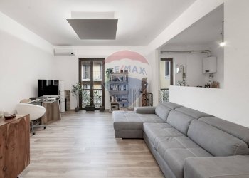 Soggiorno - Three-room apartment Via Isonzo
 
2, Vimercate - photo 7