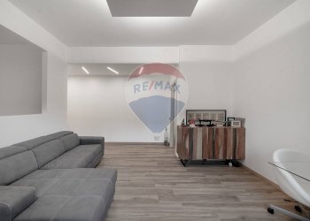 Soggiorno - Three-room apartment Via Isonzo
 
2, Vimercate - photo 10