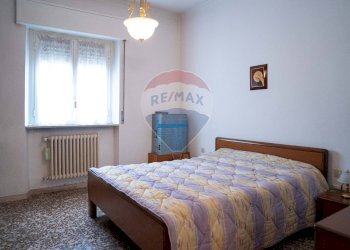 Camera / camera da letto - Appartamento via IV novembre
 
18, Rho - foto 15