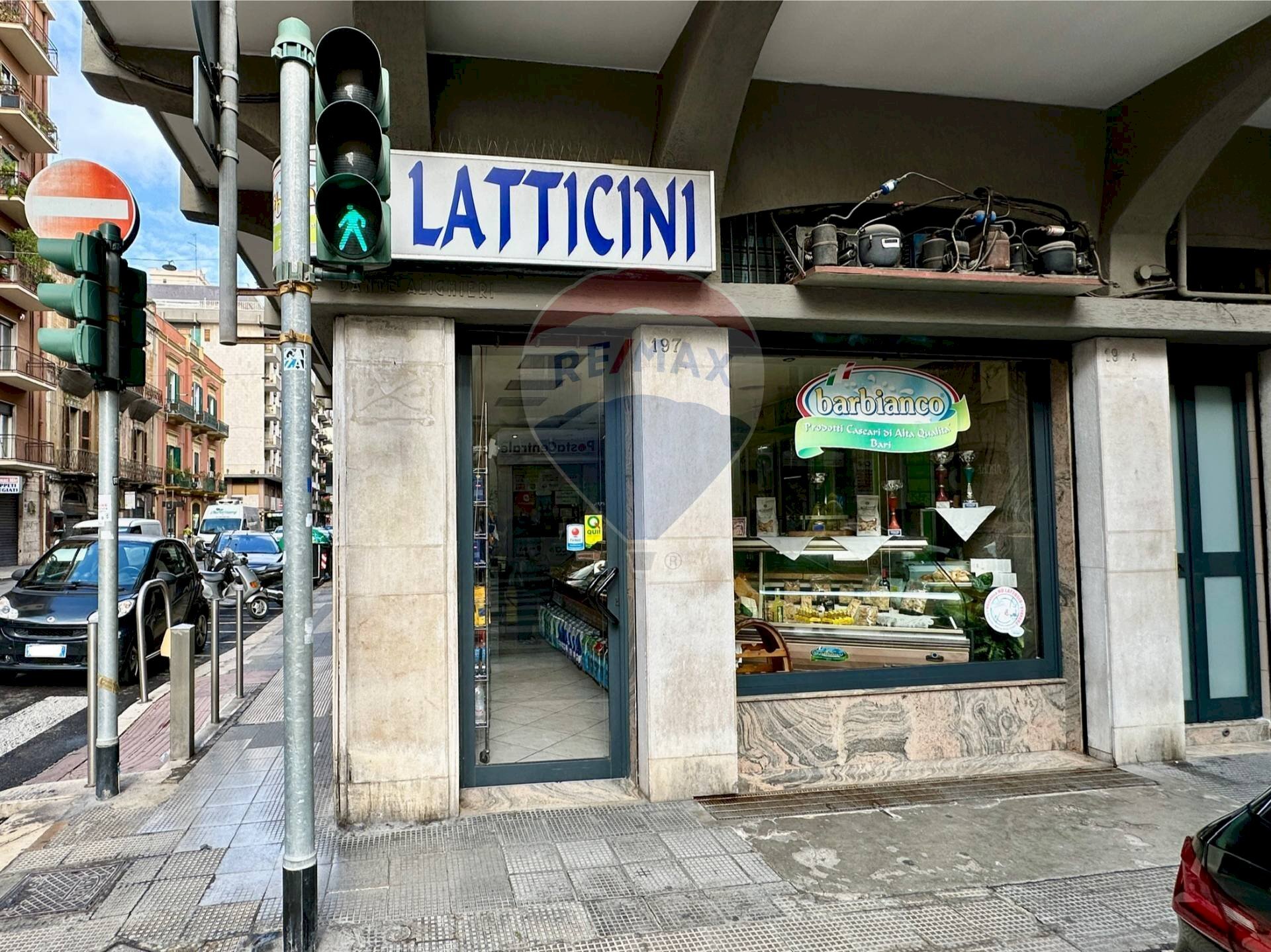 Edificio all\'aperto - Locale Commerciale Via Quintino Sella
 
138/140/142, Bari - foto 2