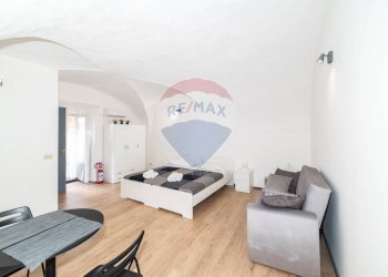 Sala da pranzo - Quadrilocale VIA DEI GESUITI
 
56, Catania - foto 9