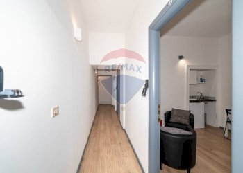 Hall / corridoio - Quadrilocale VIA DEI GESUITI
 
56, Catania - foto 20