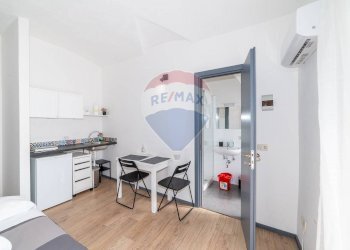 Sala da pranzo - Quadrilocale VIA DEI GESUITI
 
56, Catania - foto 30