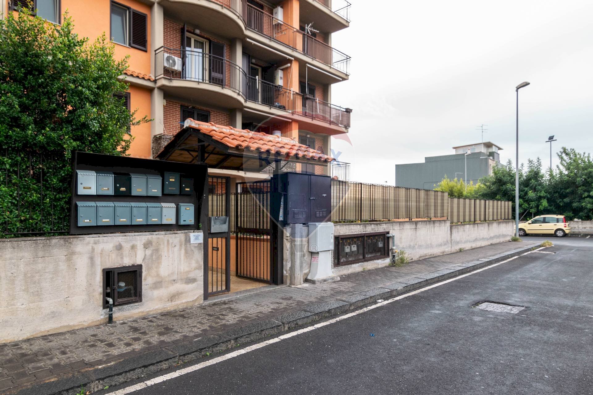 Edificio all\'aperto - Quadrilocale VIA EMANUELE MACRI
4, Acireale - foto 2