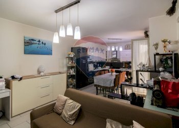 Sala da pranzo - Quadrilocale VIA EMANUELE MACRI
 
4, Acireale - foto 14