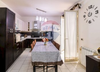 Sala da pranzo - Quadrilocale VIA EMANUELE MACRI
 
4, Acireale - foto 15