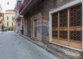 Edificio all\'aperto - Casa indipendente via tenente milazzo
 
59, Biancavilla - foto 2