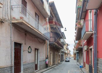 Edificio all\'aperto - Casa indipendente via tenente milazzo
 
59, Biancavilla - foto 5