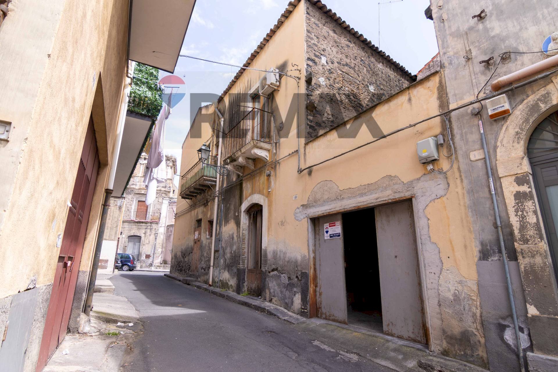 Edificio all\'aperto - Casa indipendente via sant'antonino
 
74, Adrano - foto 1