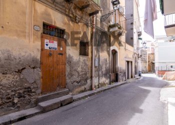 Edificio all\'aperto - Independent house via sant'antonino
 
74, Adrano - photo 25