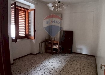 Stanza vuota - Trilocale Via Vittorio Emanuele Orlando
 
24, Adrano - foto 8