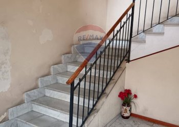 Scale - Trilocale Via Vittorio Emanuele Orlando
 
24, Adrano - foto 13