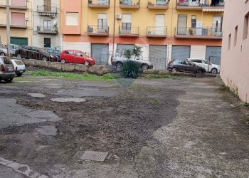 Edificio all\'aperto - Trilocale Via Vittorio Emanuele Orlando
 
24, Adrano - foto 16