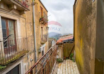 Balcone - Casa indipendente Via Cona
 
8, Caltagirone - foto 5
