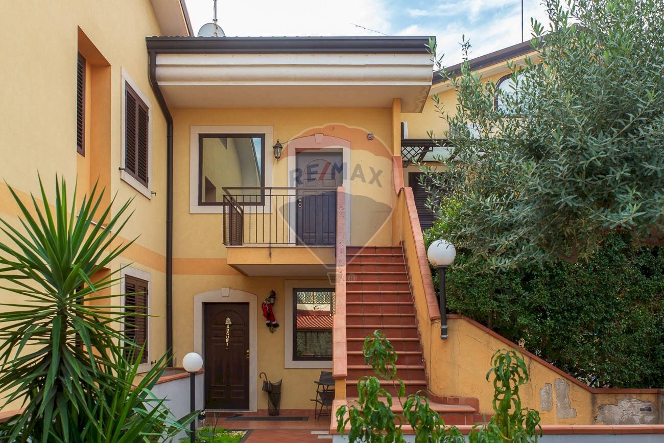 Casa all\'aperto - Casa semi indipendente Via Emanuela Setticarraro
 
59, Belpasso - foto 3