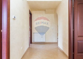 Hall / corridoio - Casa semi indipendente Via Emanuela Setticarraro
 
59, Belpasso - foto 8