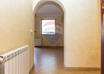 Hall / corridoio - Casa semi indipendente Via Emanuela Setticarraro
 
59, Belpasso - foto 24