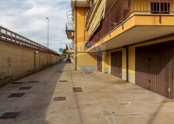 Edificio all\'aperto - Casa semi indipendente Via Emanuela Setticarraro
 
59, Belpasso - foto 33