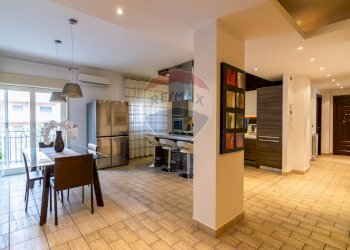 Sala da pranzo - Appartamento Via Benedetto Croce
 
34, Catania - foto 3