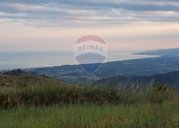 Vista delle montagne - Terreno agricolo Contrada Acqualorto
snc, Castelmola - foto 1