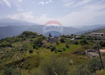 Vista delle montagne - Terreno agricolo Contrada Acqualorto
snc, Castelmola - foto 2