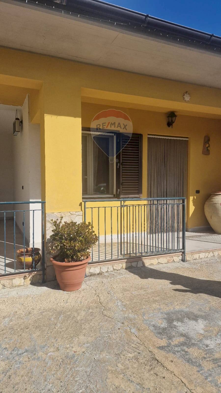 Casa all\'aperto - Villa Contrada San Michele
 
snc, San Michele di Ganzaria - foto 1