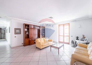 Soggiorno - Apartment Via Aurelio Bosco Lucarelli, Nocera Inferiore - photo 1